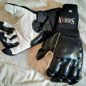 Black and White Men's Gloves